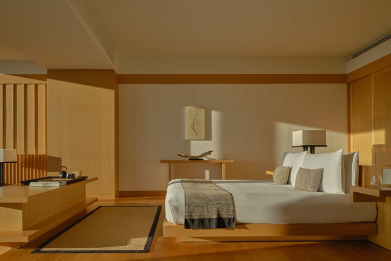 1200x900_Aman_Tokyo_postel s pokojem