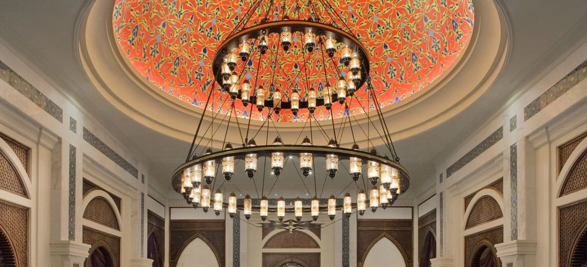 1920x873 Jumeirah Zabeel Saray, SAE, Dubaj | Exclusive Tours_strop, lázně