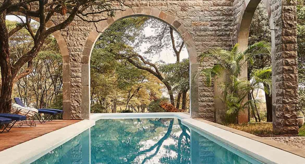 4 Giraffe Manor Hotel, Keňa – Nairobi | Exclusive Tours