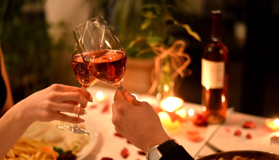 956x551 Romantika a nakupování shutterstock 569247748