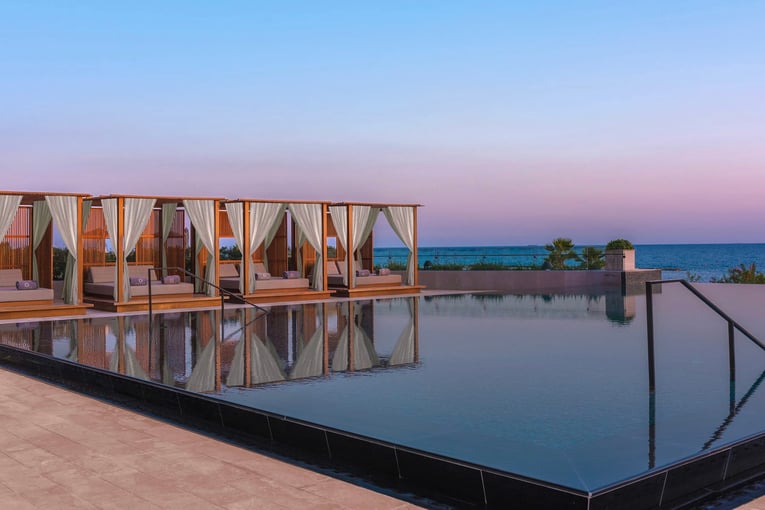 AMARA Spa-Seawater-Pool-with-Cabannes-1920x1201-s-1