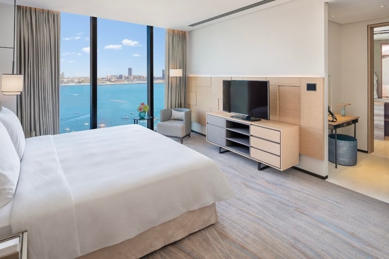Address Beach Resort Dubai Deluxe-1-BR-Suite-Bedroom-Sea-Facing-5