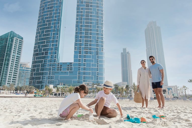 Address Beach Resort Dubai FAMILY-BEACH-2020-by-Maddy-Christina-5-sur-8-1