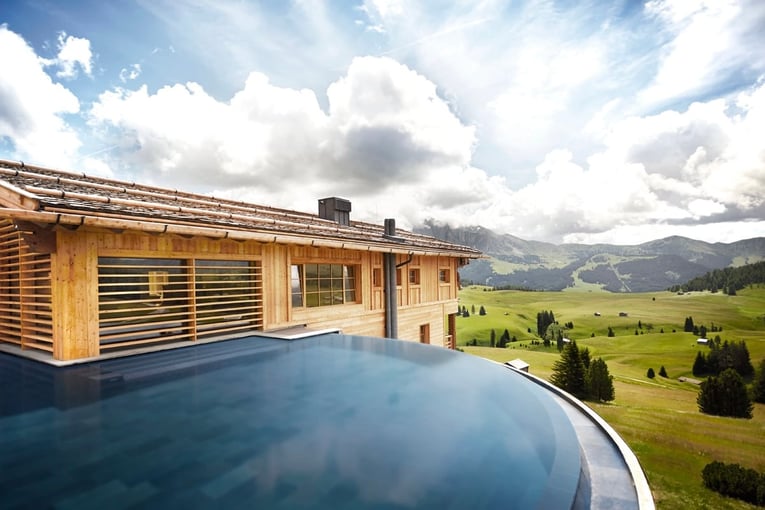 Adler Lodge infinity-pool