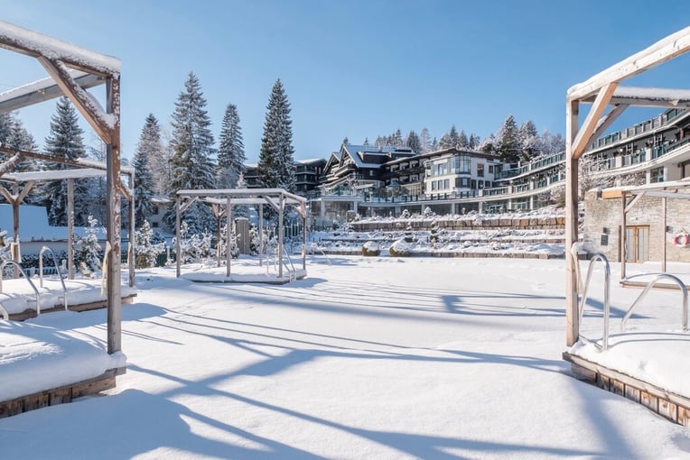 Alpin Resort Sacher | Exclusive Tours Naturbadesee_Winter_Astoria_Resort_Seefeld_1