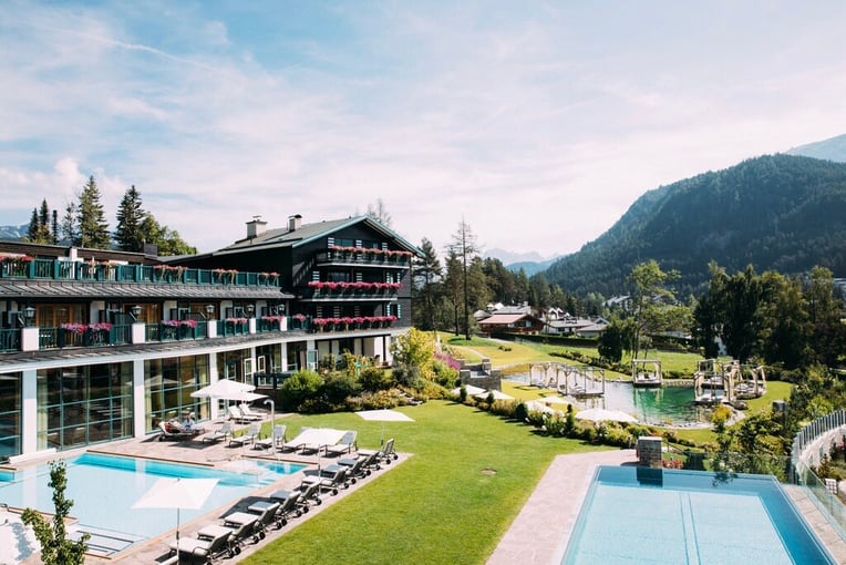 Alpin Resort Sacher | Exclusive Tours astoria_sommer_Astoria_Resort_Seefeld_ueberblick