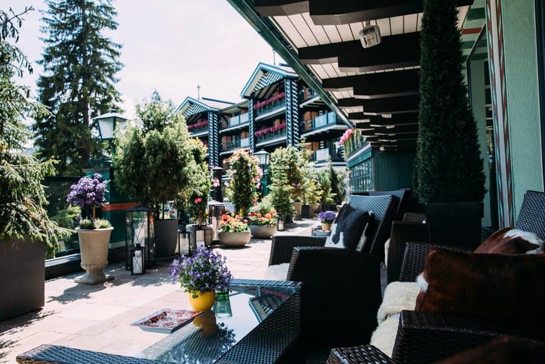 Alpin Resort Sacher | Exclusive Tours bar_terrasse_sommer18_Astoria_Resort_Seefeld