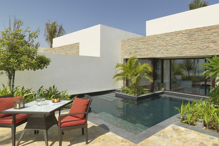 Anantara Al Baleed Resort Salalah al_baleed_by_anantara_beachview_poolvilla01_1920x1037