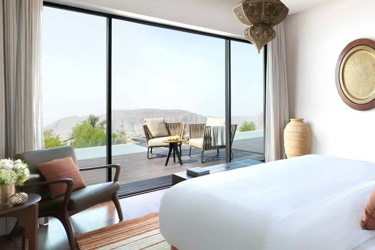 Anantara Al Jabal Al Akhdar anantara_al_jabal_al_akhdar_cliff_pool_villa_bedroom_01_1920x1037