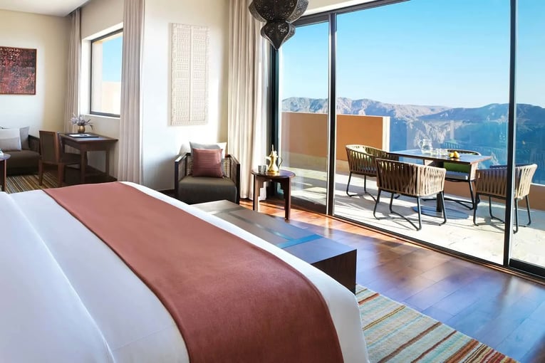 Anantara Al Jabal Al Akhdar anantara_al_jabal_al_akhdar_royal_mountain_villa_master_bedroom_01_1920x1037
