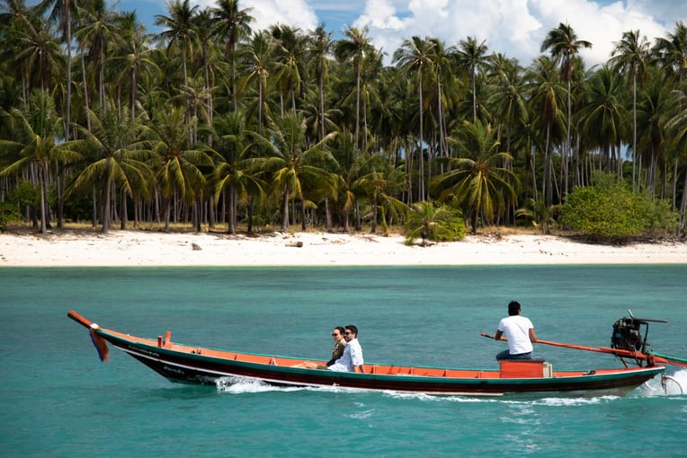 Anantara Bophut & Spa Koh Samui _anantara_bophut_longtail_boat_01_1920x1037