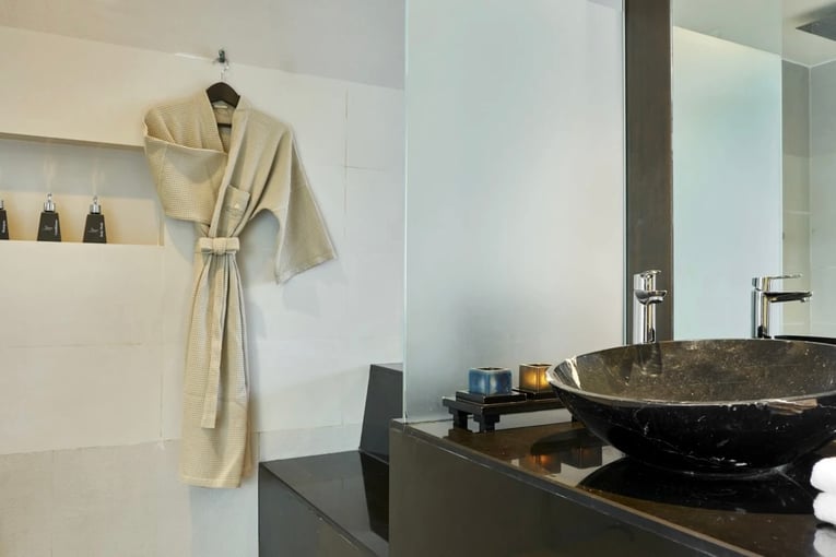 Anantara Bophut & Spa Koh Samui abs_deluxe-sea-view-room_bathroom_g_a_h_1920x1037