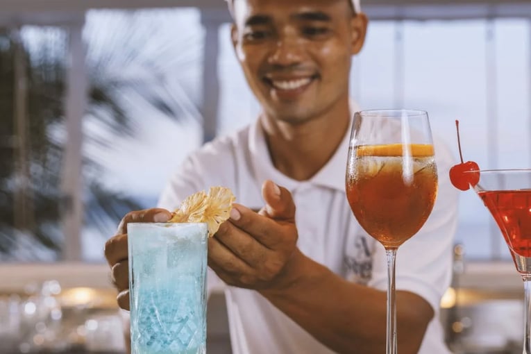 Anantara Bophut & Spa Koh Samui anantara_bophut_koh_samui_gallery_bartender_1920x1037