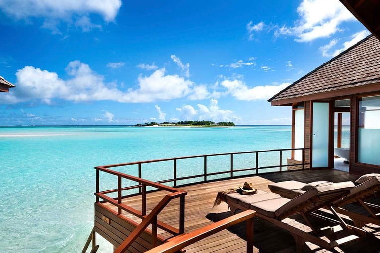 Anantara Dhigu Maldives Resort anantara_dhigu_maldives_overwater_sunrisesuite_view_01_1920x1037