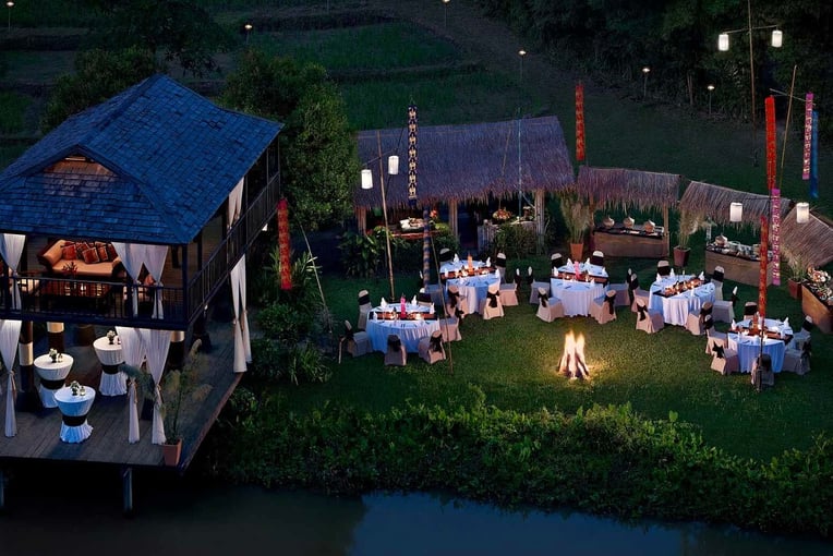 Anantara Golden Triangle Elephant Camp & Resort, Thajsko – Chiang Rai anantara_golden_triangle_chiang_rai_rice_paddy_thai_village_1920x1037