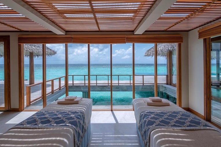 Anantara Kihavah akih_2bdrm_sunset_overwater_2