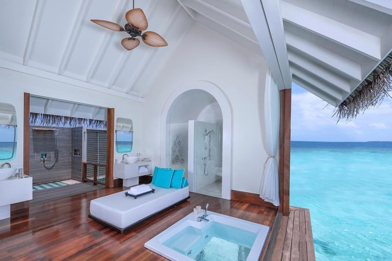 Anantara Kihavah akih_2bdrm_sunset_overwater_8