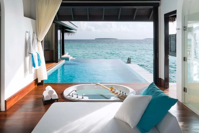Anantara Kihavah anantara_kihavah_over_water_pool_villa_bathroom_1920x1037