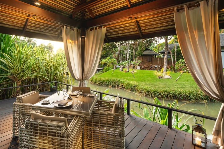 Anantara Mai Khao Phuket Villas apk_royal_villa_by_jim-thompson_sala_1920x1037