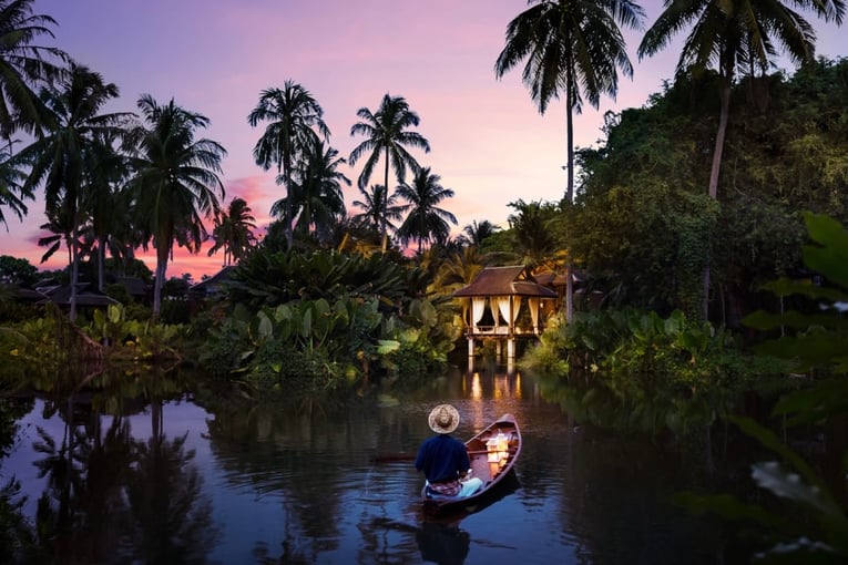 Anantara Mai Khao Phuket Villas apk_sala_night_view_1920x1037