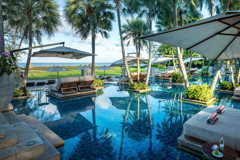 Anantara Mai Khao Phuket Villas the_infinity_pool_1920x1037