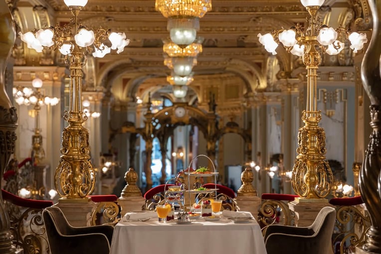 Anantara New York Palace Budapest Hotel, Maďarsko - Budapešť | Exclusive Tours anantara_new_york_palace_budapest_hotel_lifestyle_breakfast_by_design