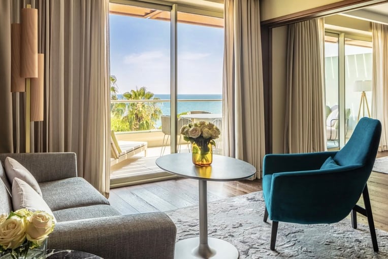 Anantara Plaza Nice Hotel | Exclusive Tours anantara_plaza_nice_hotel_baie_des_anges_1920x1037