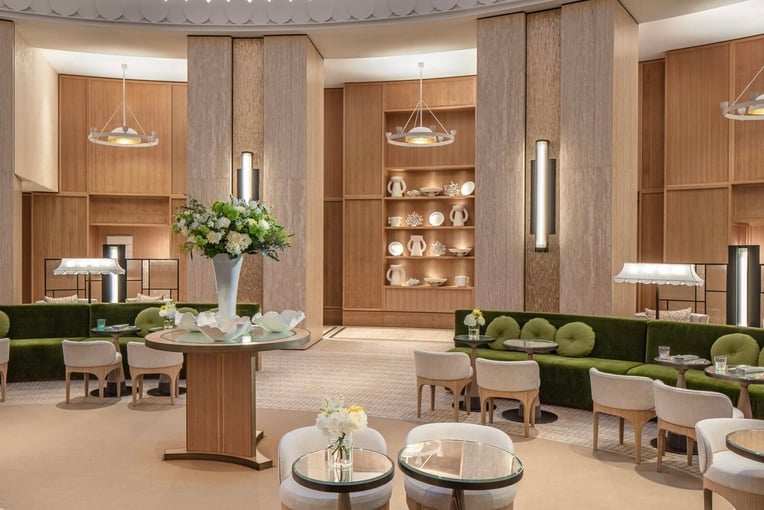 Anantara Plaza Nice Hotel | Exclusive Tours anantara_plaza_nice_hotel_les_colonnades_detail_shot_with_few_tables_0484-1920x1037