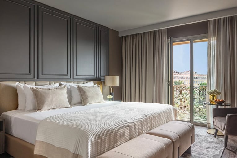 Anantara Plaza Nice Hotel | Exclusive Tours anantara_plaza_nice_premium_sea_garden_view_balcony_bed_hero_0385-3-3-crpd-1920x1037