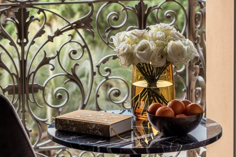 Anantara Plaza Nice Hotel | Exclusive Tours anantara_plaza_nice_premium_sea_garden_view_balcony_table_with_view_0397-3-3-crpd-1920x1037