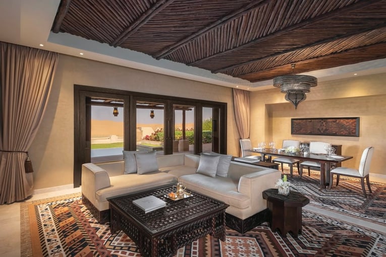 Anantara Qasr al Sarab qasr_al_sarab_desert_resort_by_anantara_guest_room_two_bedroom_villa_livingroom