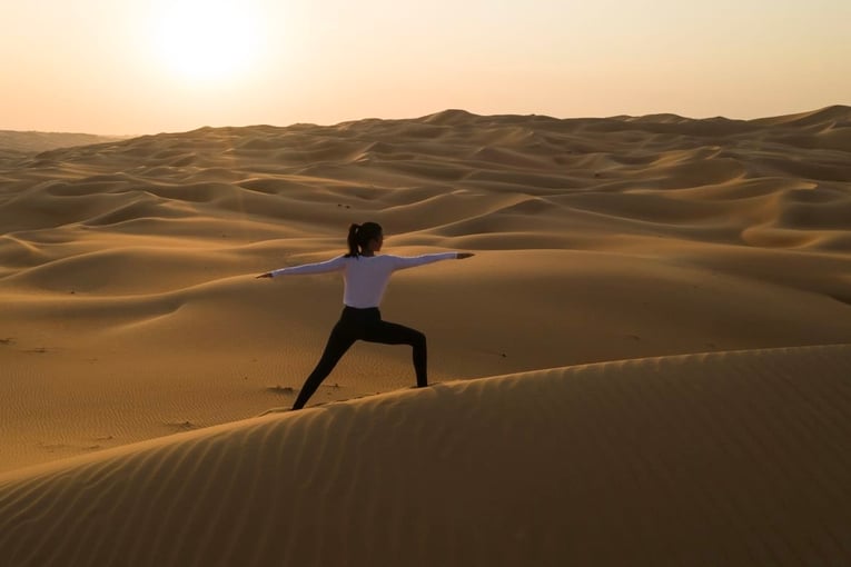 Anantara Qasr al Sarab qasr_al_sarab_desert_resort_by_anantara_recreation_activities_desert_yoga