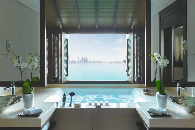 Anantara The Palm Dubai Resort anantara_the_palm_dubai_over_water_villa_bathroom_1920x1037