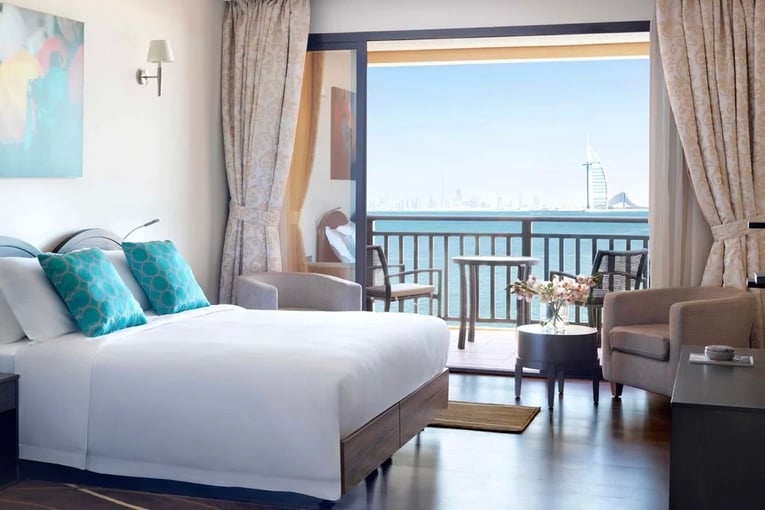 Anantara The Palm Dubai Resort anantara_the_palm_dubai_standard_room_residence_1920x1037