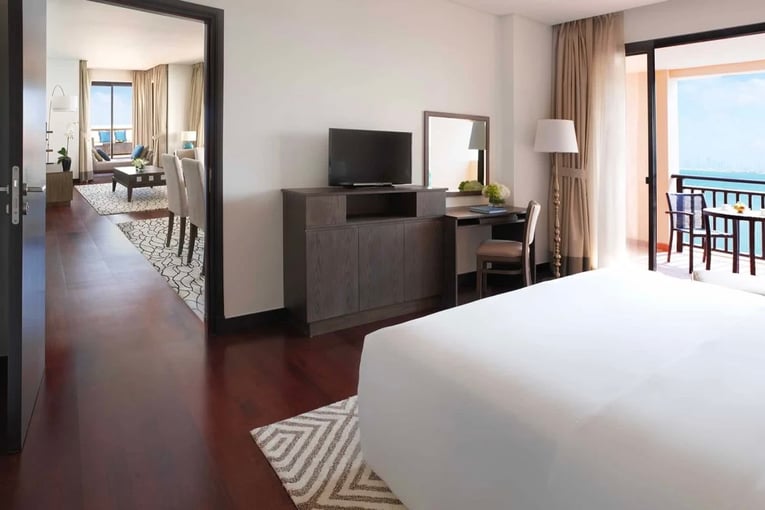 Anantara The Palm Dubai Resort anantara_the_palm_dubai_two_bedroom_apartment_with_luxury_terrace_bedroom_1920x1037