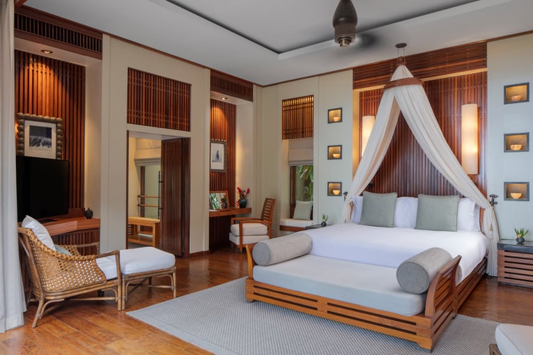 Anantara_Maia_Seychelles_Villas_Guest_Room_Premier_Beach_Pool_Villa_Bedroom