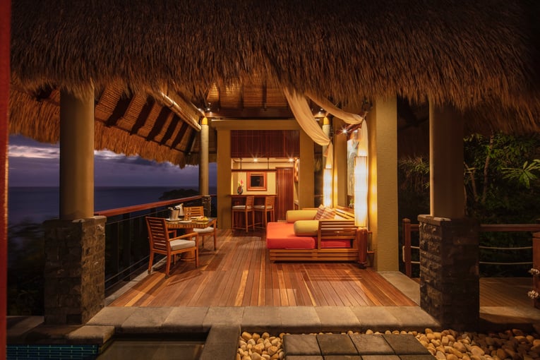 Anantara_Maia_Seychelles_Villas_Guest_Room_Premier_Ocean_View_Pool_Villa_Daybed_Evening