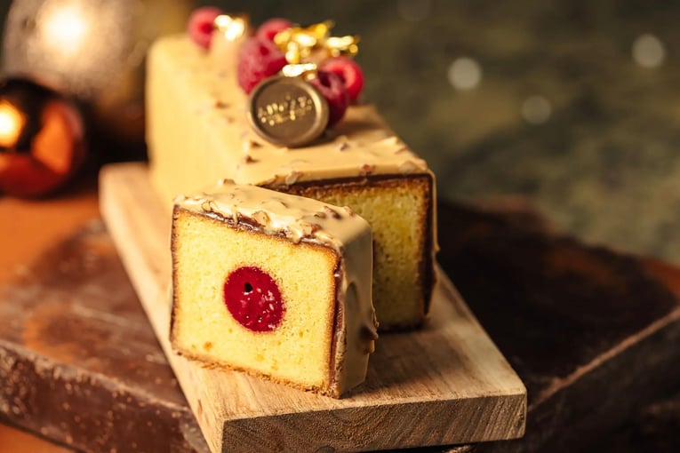 Andaz Mayakoba Resort Riviera Maya CUNAM-P0663-Festive-Raspberry-Cake.16x9