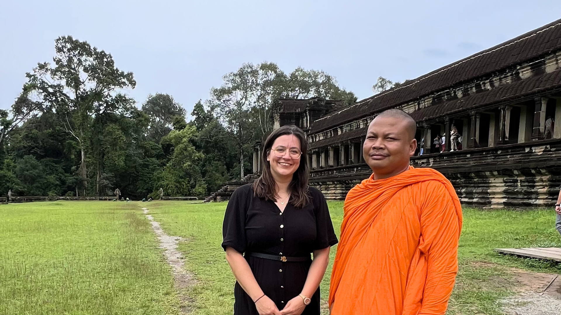 Angkor Wat s mnichem - Kambodza - Petra