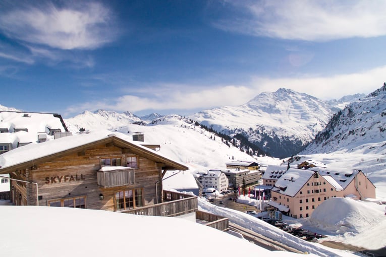 Arlberg Hospiz Hotel arlberg-1800-resort_skyfall_suiten2-kniejski