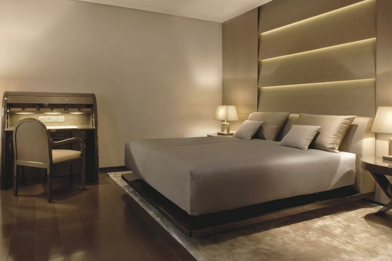 Armani Hotel Milano armani-deluxe-room-bedroom-scaled.jpg