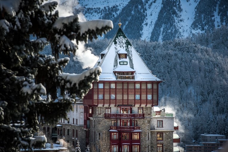 Badrutts Palace Exterior_Winter-2016_17_Fotograf-Romano-Salis-2-1