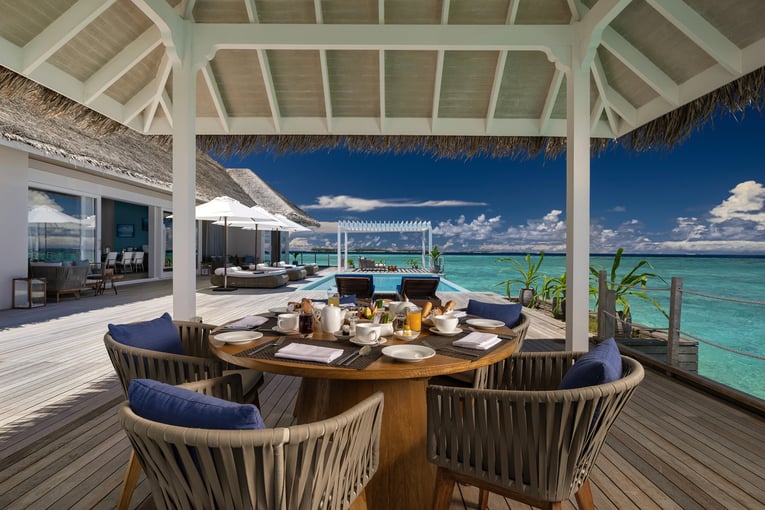 Baglioni_Residence_Baglioni_Resort_Maldives_Deck_Breakfast