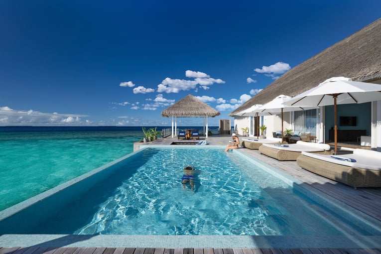 Baglioni_Resort_Maldives_Swimming_Pool