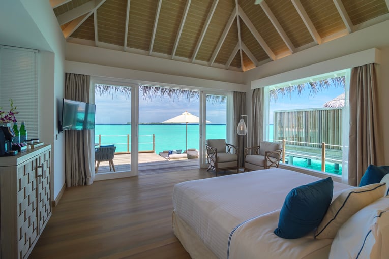 Baglioni_Resort_Maldives_Water_Villa_interior_01