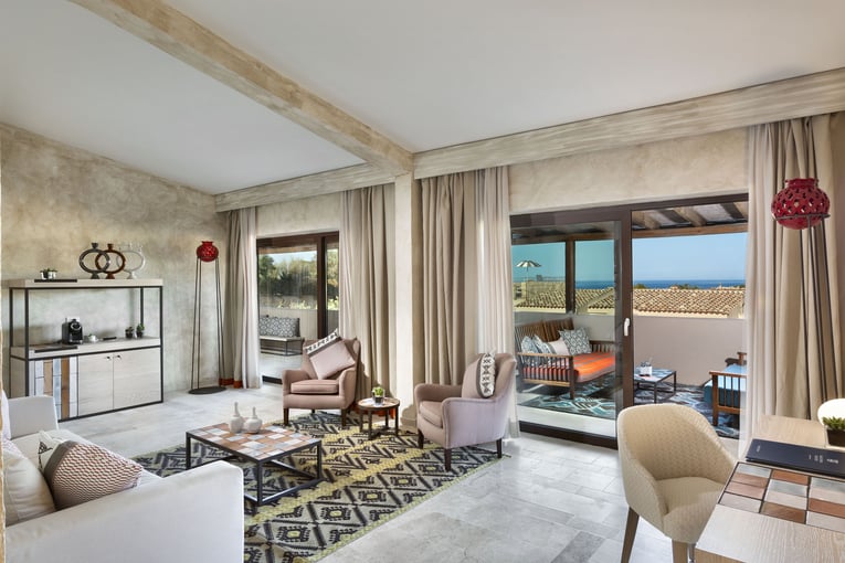 Baglioni_Resort_Sardinia_Tavolara_Suite_Living_Room