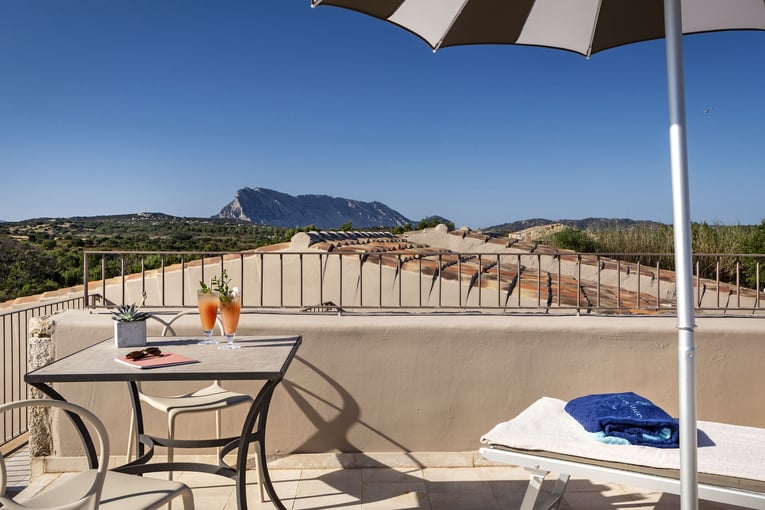 Baglioni_Resort_Sardinia_Tavolara_Suite_Terrace (1)