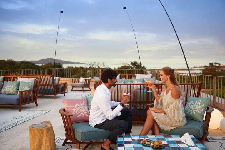 Baglioni_Resort_Sardinia_Terrace_Bar_Sunset