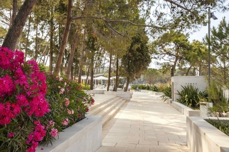 Bellevue, Chorvatsko – Lošinj Promenade