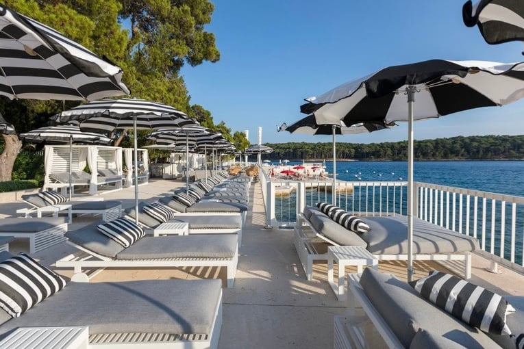 Bellevue, Chorvatsko – Lošinj beach-club-1